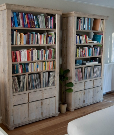 Steigerhouten kast Skalkedjip met kastjes en lades