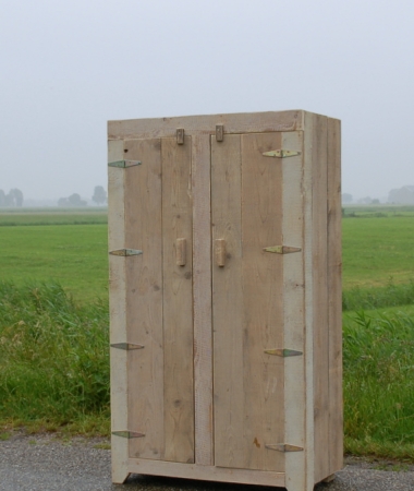 Steigerhouten meidenkast Wopkespoel