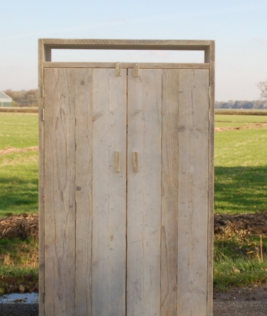 Steigerhouten servieskast Sânpoel